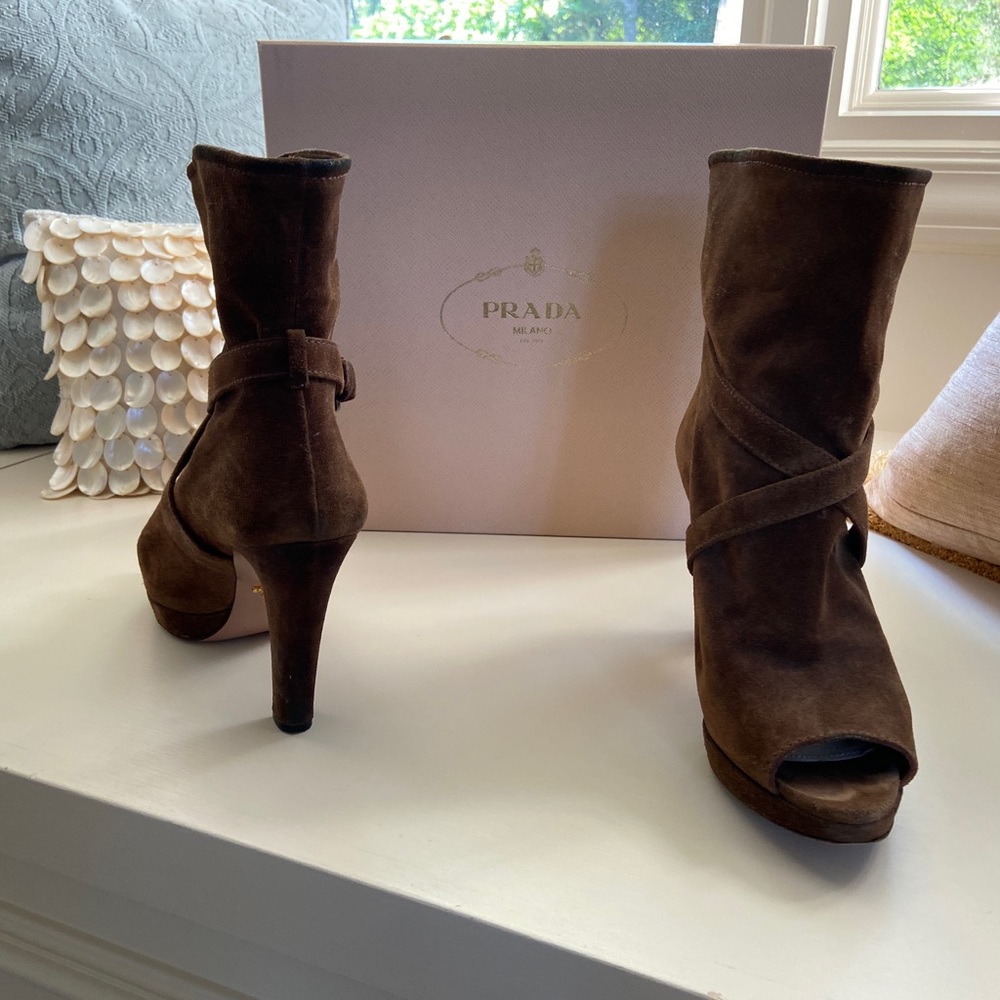 Prada peep toe buckle bootie color: Sigaro brown suede size 39 1/2